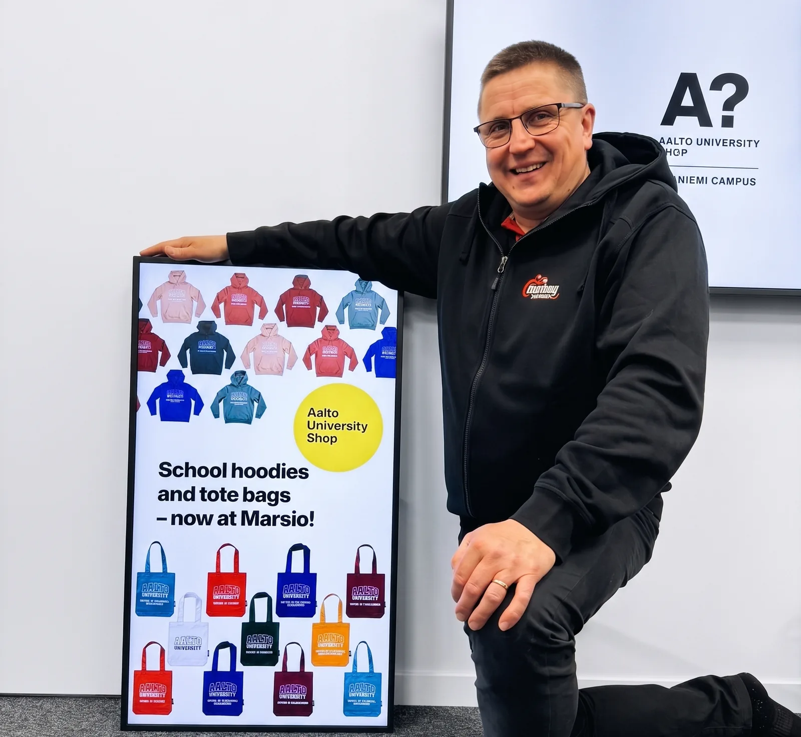 Jaakko on innoissaan päästessään tutustumaan Digital Signage:n maailmaan ja levittämään infonäyttöjen sanomaa yrityksille ympäri Suomen.